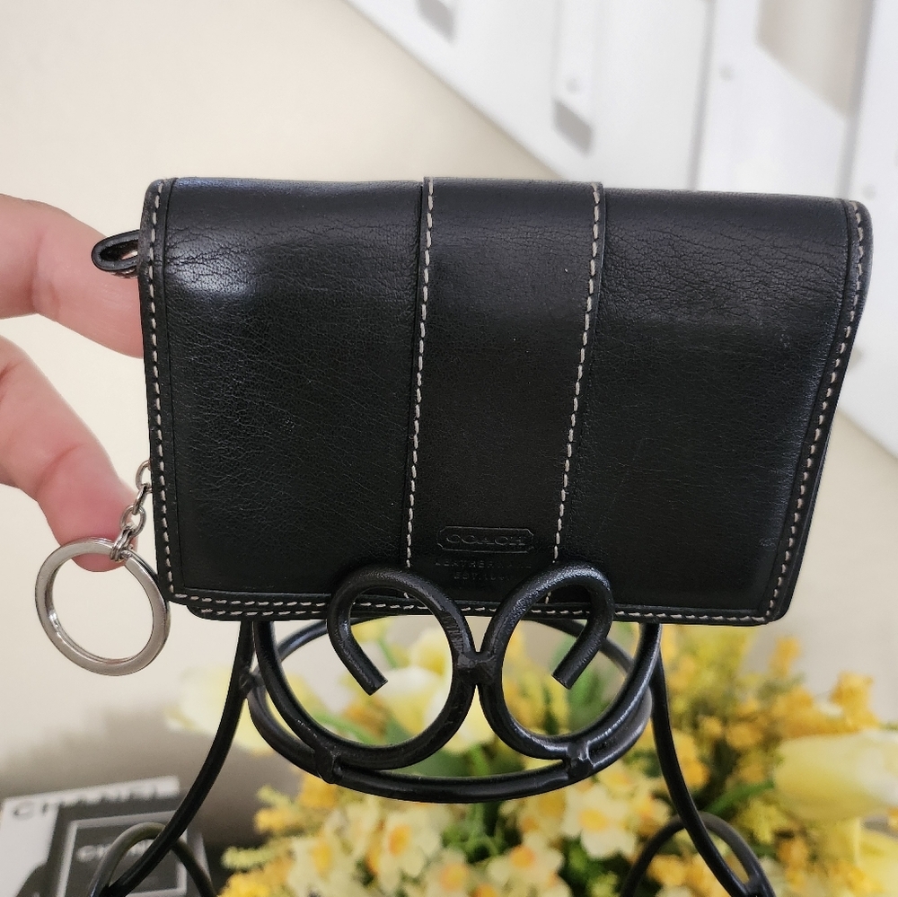 Coach leather wallet / keychain